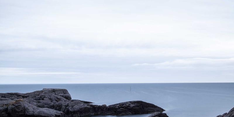 多语言电商模板配置全攻略：巧用紫色主题UI套件实现货币、税务与本地化支付