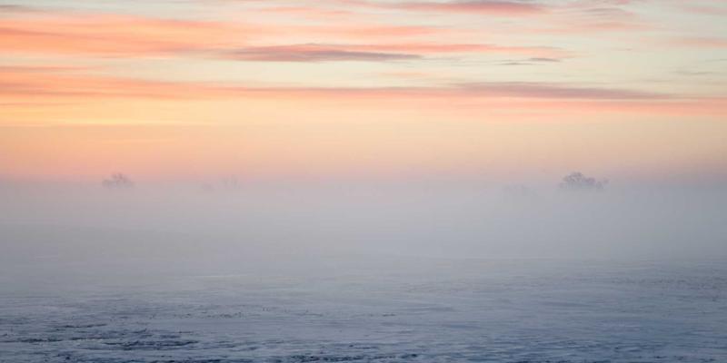 孟菲斯风格与紫色主题:用网站模板打造颠覆传统的视觉盛宴