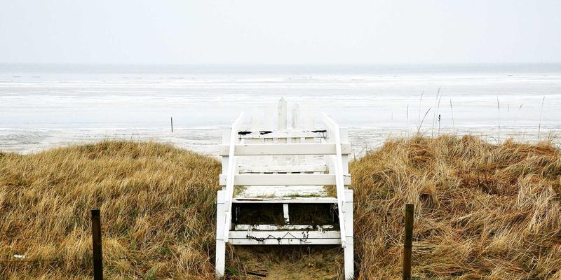 孟菲斯风格免费网站模板与图标:释放你的创意活力