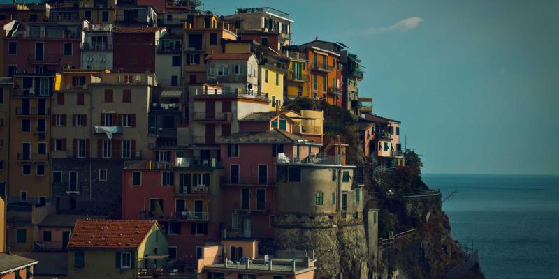 解锁设计潜能:探索紫色主题网站模板与顶级设计资源